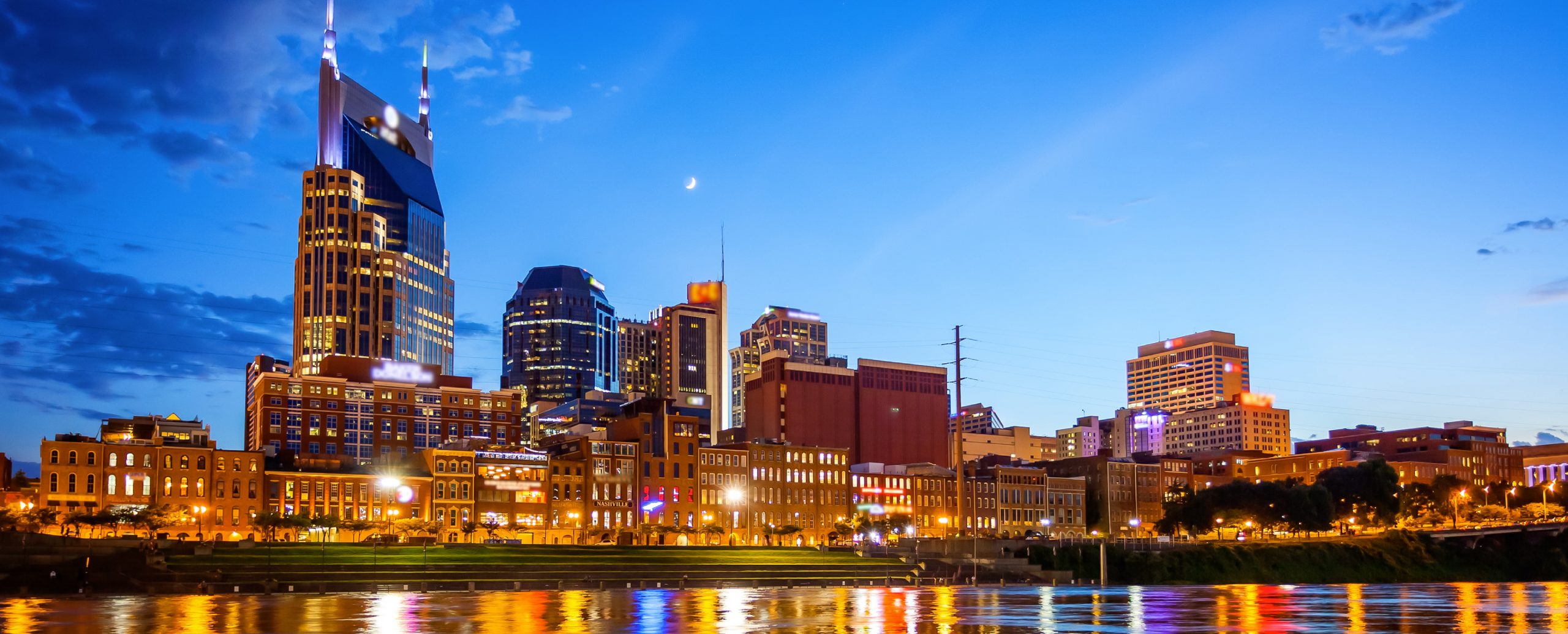 downtown Nashville at night